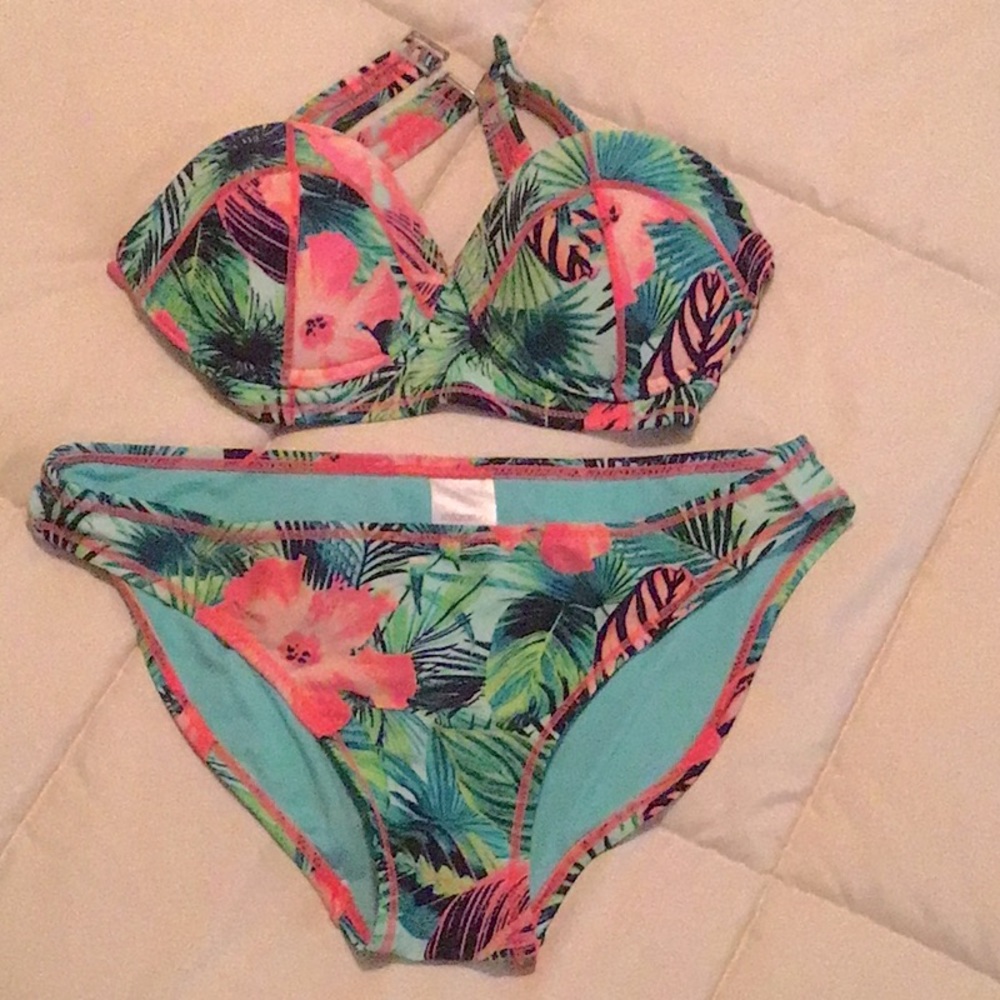 🔴 Tropical,hibiscus,palm bikini, medium